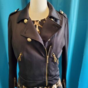 Black & Gold cropped stretchy jacket! M